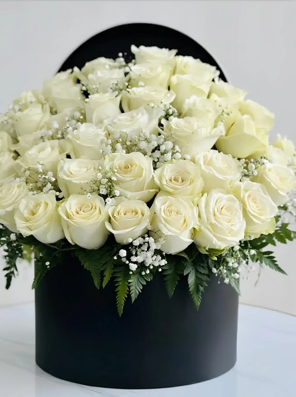 Kutuda 41 Beyaz Güller